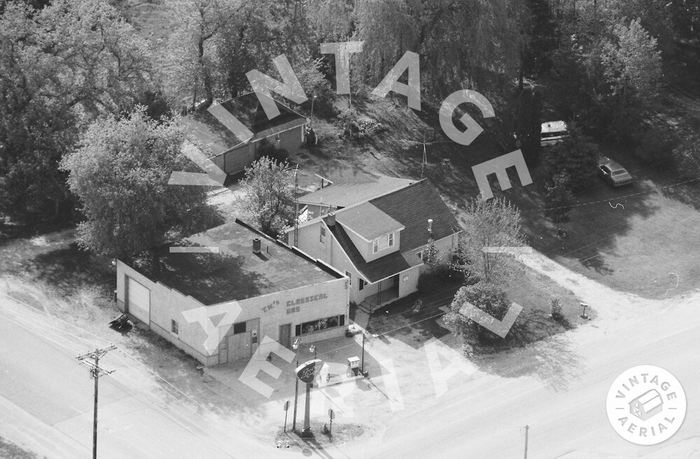 Zephyr Gas Station - Tws Classical Gas 1998 - Firearms Store (newer photo)